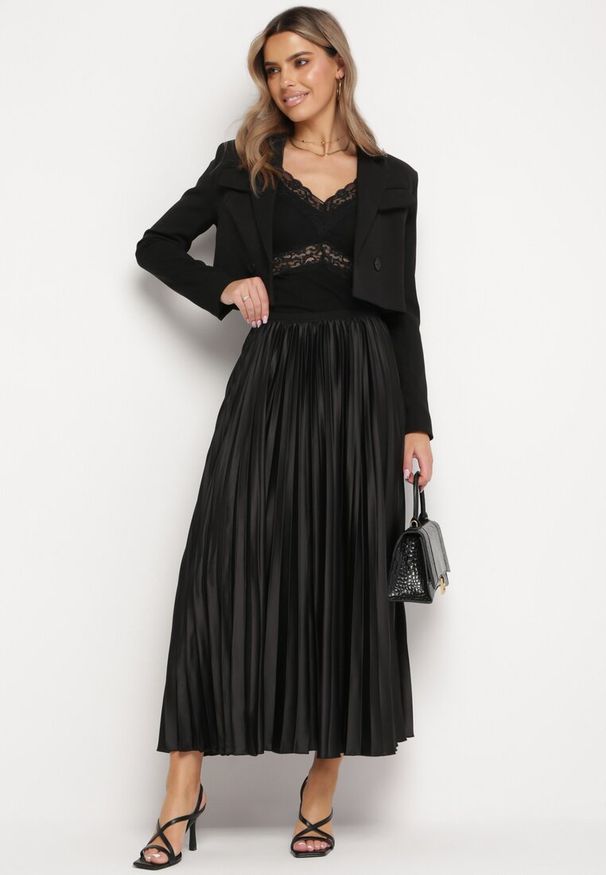 Born2be - Czarna Spódnica Plisowana z Gumką w Pasie Orielin. Kolor: czarny. Materiał: satyna, koronka. Styl: elegancki