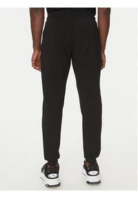 EA7 Emporio Armani Spodnie dresowe 7M000097 AF12116 UC001 Czarny Regular Fit. Kolor: czarny. Materiał: bawełna #4