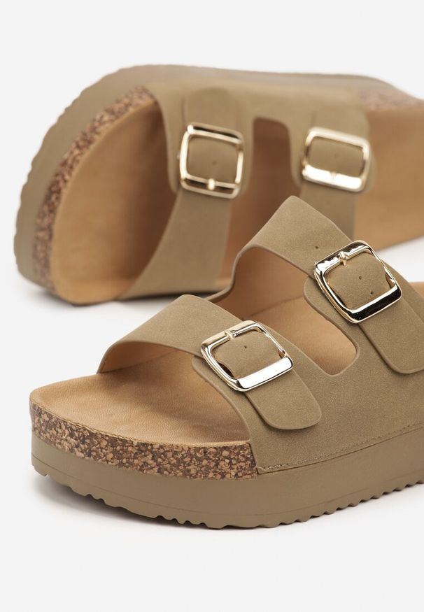 Born2be - Ciemnobeżowe Klapki na Grubej Podeszwie z Dwoma Paskami Dolarielle. Okazja: na co dzień. Kolor: beżowy. Materiał: jeans. Wzór: paski. Sezon: lato. Styl: casual, klasyczny