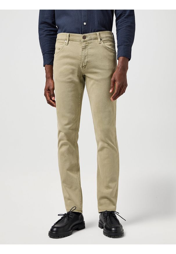 Wrangler - MESKIE SPODNIE WRANGLER GREENSBORO DARK TEA 112362437