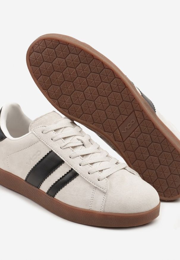 Born2be - Biało-Czarne Buty Sportowe z Naturalnego Zamszu Palarwena. Okazja: na co dzień. Kolor: biały. Materiał: zamsz