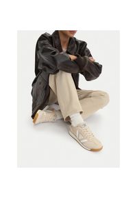 Sneakersy Guess Jeans. Kolor: beżowy #1