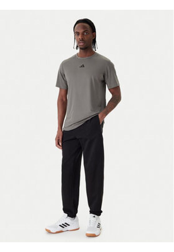 Adidas - adidas Koszulka techniczna D4T PrimeLift 3 Stripes KE9936 Szary Regular Fit. Kolor: szary. Materiał: syntetyk