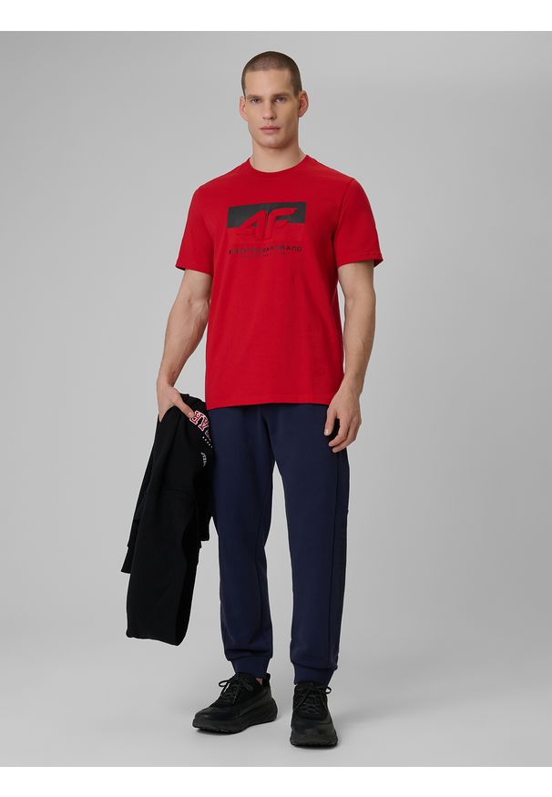 4f - 4F T-shirt regular z nadrukiem męski - czerwony XL. Okazja: na co dzień. Kolor: czerwony. Materiał: dzianina, bawełna, materiał. Wzór: nadruk. Styl: casual