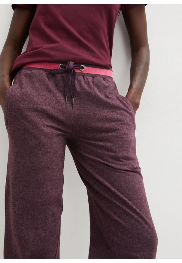 bonprix - Spodnie dresowe z mieszanki bawełny, 2-pak. Kolor: czarny. Materiał: bawełna, dresówka. Wzór: prążki