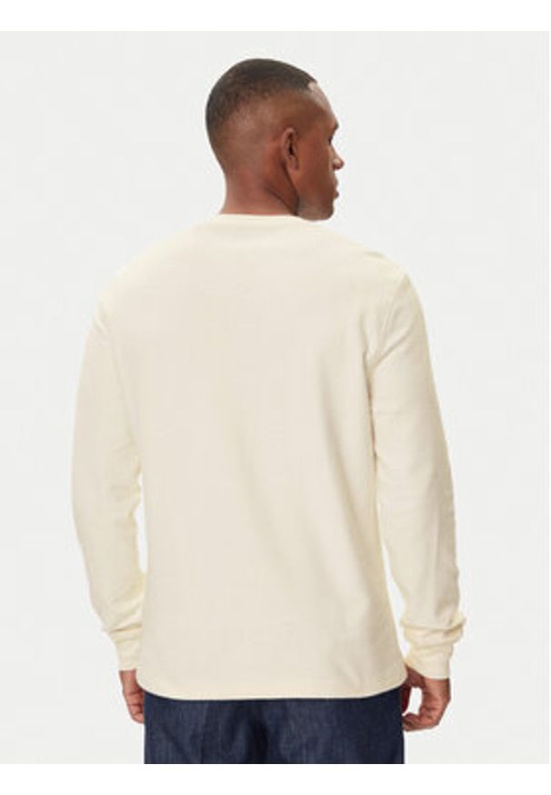 Guess Jeans Longsleeve M4BI77 KCII1 Écru Regular Fit. Kolor: kremowy. Materiał: bawełna. Długość rękawa: długi rękaw