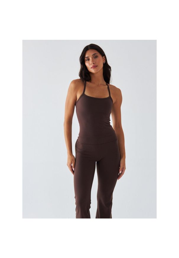 BESHAPED - Top Sportowy BeShaped Morning Dew. Kolor: brązowy. Materiał: nylon, elastan. Sport: bieganie