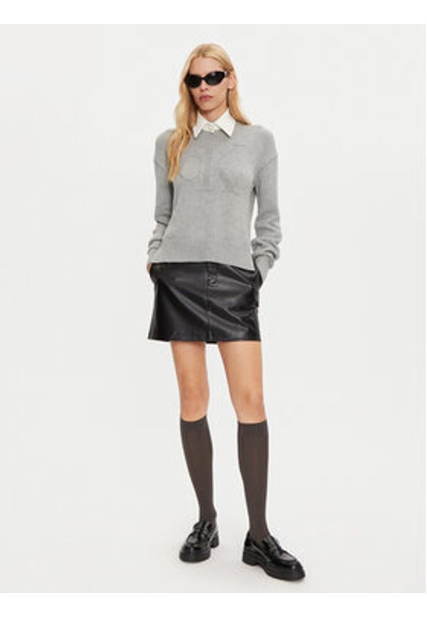 Calvin Klein Jeans Spódnica z imitacji skóry J20J224190 Czarny Regular Fit. Kolor: czarny. Materiał: skóra