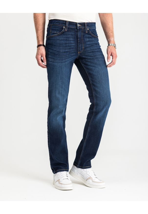 Mustang - MUSTANG TRAMPER TAPERED MĘSKIE SPODNIE JEANSOWE JEANSY DŻINSY DENIM BLUE 1015352 5000 982. Okazja: na co dzień. Wzór: kolorowy. Sezon: zima. Styl: elegancki, casual, klasyczny