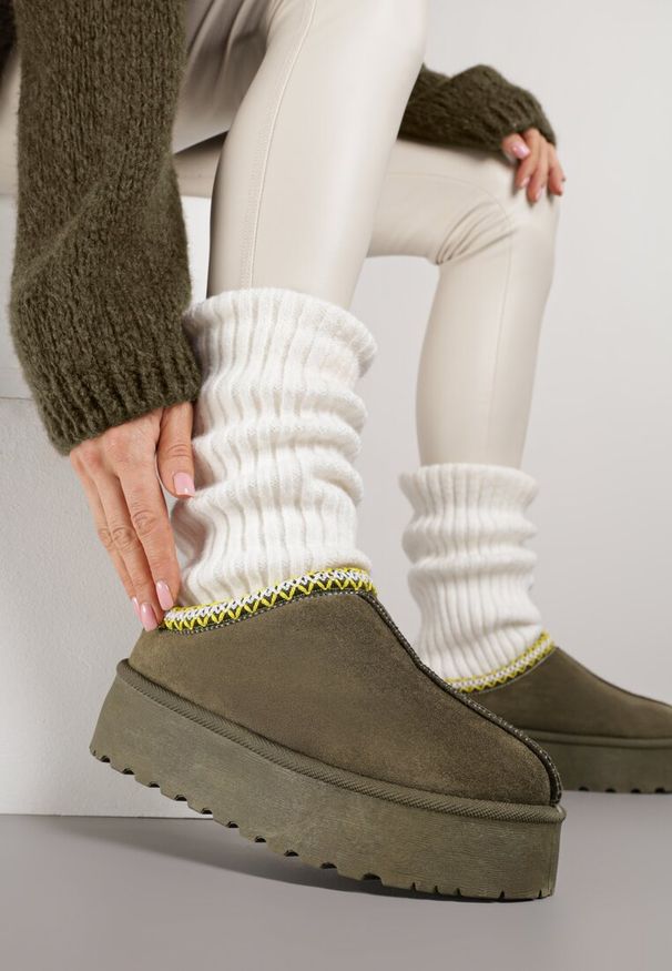 Born2be - Zielone Śniegowce na Grubej Podeszwie z Ozdobnym Haftem Zivirae. Okazja: na co dzień, do pracy. Kolor: zielony. Materiał: wełna, puch. Wzór: haft. Sezon: zima. Obcas: na platformie. Styl: casual