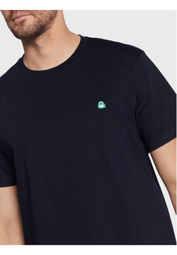United Colors of Benetton - United Colors Of Benetton T-Shirt 3MI5J1AF7 Granatowy Regular Fit. Kolor: niebieski. Materiał: bawełna