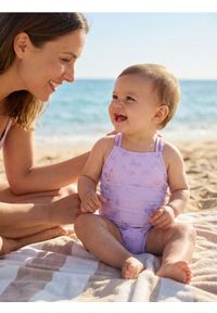 Sinsay - Kostium kąpielowy z błyszczącymi motylkami - fioletowy. Kolor: fioletowy #1