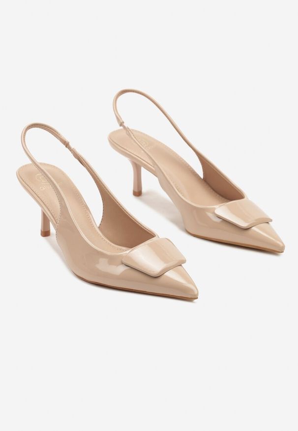 Renee - Beżowe Lakierowane Sandały Typu Slingback na Szpilce Kalivan. Okazja: na co dzień. Nosek buta: szpiczasty. Zapięcie: pasek. Kolor: beżowy. Materiał: lakier. Obcas: na szpilce. Styl: klasyczny, elegancki, casual