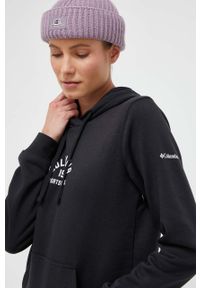 columbia - Columbia bluza damska kolor czarny z kapturem z nadrukiem. Typ kołnierza: kaptur. Kolor: czarny. Długość rękawa: długi rękaw. Długość: długie. Wzór: nadruk
