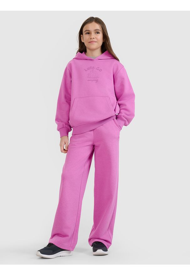 4f - 4F Spodnie dresowe z szerokimi nogawkami dziewczęce - różowe 122 (6-7 lat). Okazja: na co dzień. Kolor: różowy. Materiał: dresówka. Wzór: gładki, ze splotem. Sezon: lato. Styl: casual, sportowy