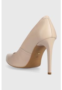 Wojas szpilki skórzane kolor beżowy. Kolor: beżowy. Materiał: skóra. Obcas: na szpilce. Wysokość obcasa: średni #4