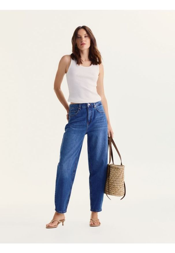 Reserved - Jeansy barrel leg - niebieski. Kolor: niebieski