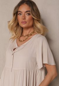 Renee - Jasnobeżowa Bawełniana Sukienka Rozkloszowana z Wiązaniem przy Dekolcie Mepova. Okazja: na co dzień. Kolor: beżowy. Materiał: bawełna. Styl: klasyczny, casual #4