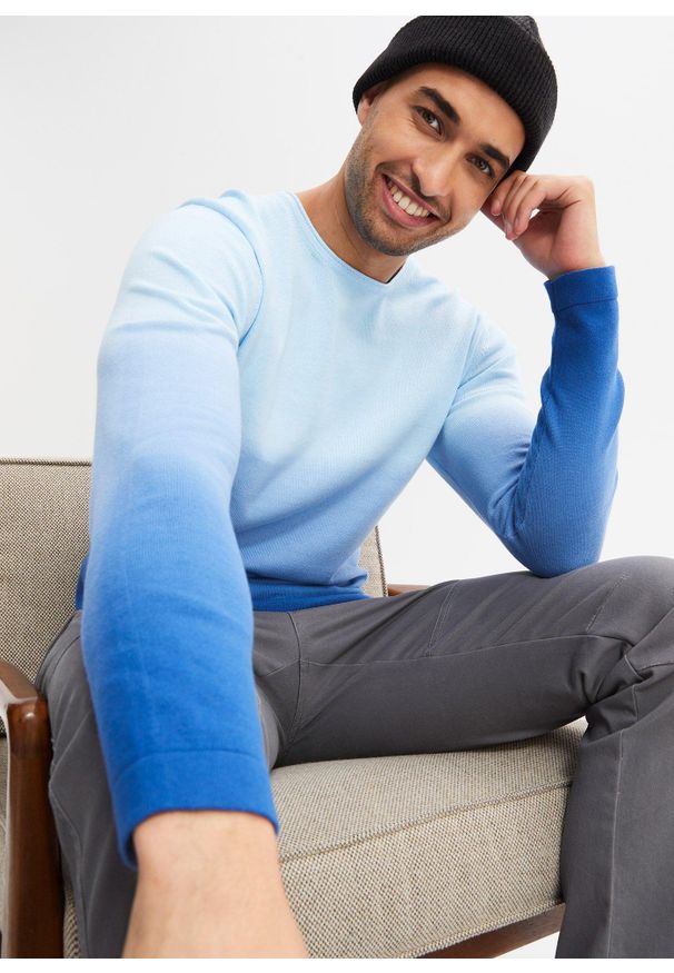 bonprix - Sweter w cieniowanym kolorze. Kolor: niebieski