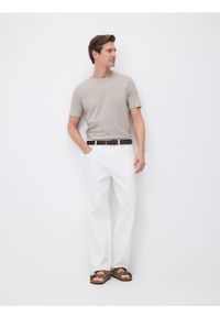 Reserved - T-shirt regular fit z lnem - beżowy. Kolor: beżowy. Materiał: len #1