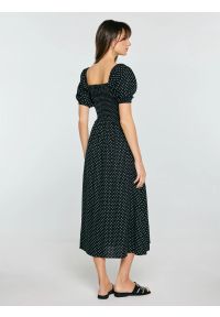 Big-Star - Sukienka damska midi z wiskozy w kropki czarna Sotini 906. Okazja: na wesele, na ślub cywilny. Typ kołnierza: dekolt w karo. Kolor: czarny. Materiał: wiskoza. Wzór: kropki. Sezon: lato. Styl: klasyczny. Długość: midi #3