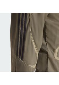 Adidas - adidas Spodnie dresowe adicolor Teamgeist KD5865 Khaki Loose Fit. Kolor: brązowy. Materiał: syntetyk #3