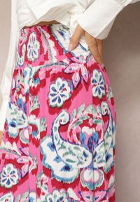 Renee - Różowe Szerokie Spodnie z Wiskozy z Ornamentalnym Wzorem Ulionea. Kolor: różowy. Materiał: wiskoza. Sezon: lato