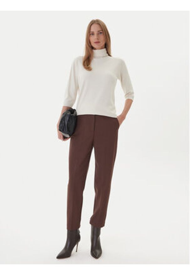 Kontatto Golf 3M0823C Écru Regular Fit. Typ kołnierza: golf. Materiał: syntetyk