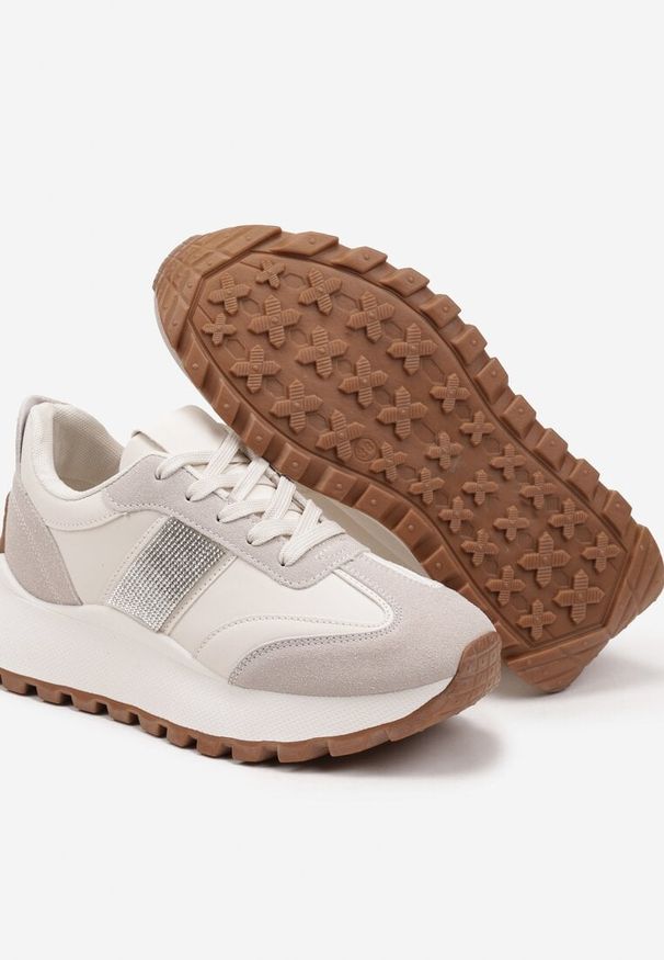 Born2be - Beżowe Sneakersy na Grubej Podeszwie Ozdobione Cyrkoniami Fenorelis. Okazja: na co dzień. Zapięcie: sznurówki. Kolor: beżowy. Materiał: jeans. Wzór: aplikacja