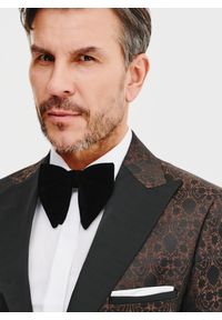 Pako Lorente - PAKO LORENTE – Brązowa żakardowa marynarka smokingowa. Okazja: na sylwestra, na studniówkę, na ślub cywilny, na wesele. Kolor: brązowy, czarny. Materiał: żakard #2