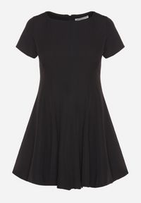 Born2be - Czarna Rozkloszowana Sukienka z Krótkim Rękawem i Ozdobnymi Przeszyciami Meporea. Okazja: na co dzień. Kolor: czarny. Długość rękawa: krótki rękaw. Styl: klasyczny, casual, elegancki #5