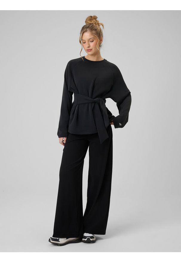 4f - 4F Bluza regular z wiązaniem i modalem damska - czarna XS. Okazja: na co dzień, do domu. Kolor: czarny. Materiał: dzianina, materiał. Długość rękawa: raglanowy rękaw. Wzór: gładki. Styl: casual