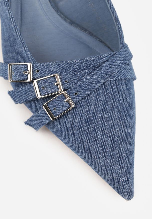 Renee - Granatowe Czółenka z Noskiem w Szpic na Obcasie Kaczuszce z Dekoracyjnymi Klamrami Sinitte. Okazja: na co dzień. Nosek buta: szpiczasty. Zapięcie: klamry. Kolor: niebieski. Materiał: jeans. Obcas: na obcasie. Styl: casual, wizytowy. Wysokość obcasa: średni