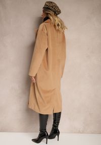 Renee - Ciemnobeżowy Klasyczny Płaszcz o Dwurzędowym Kroju z Kieszeniami Malwilina. Okazja: na co dzień. Kolor: beżowy. Materiał: jeans. Wzór: aplikacja. Styl: klasyczny #5