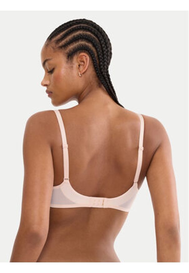 Triumph Biustonosz balkonetka Waves Of Glow 10226332 Beżowy. Kolor: beżowy. Materiał: syntetyk