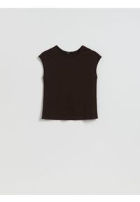 Reserved - Top z modalem - ciemnobrązowy. Kolor: brązowy. Materiał: dzianina