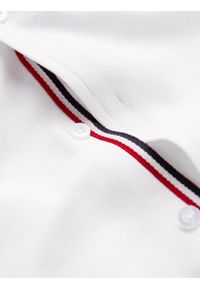 Ombre Clothing - Dzianinowa męska koszula z krótkim rękawem i kolorową stójką – biała V1. Typ kołnierza: kołnierzyk stójkowy. Kolor: biały. Materiał: dzianina. Długość rękawa: krótki rękaw. Długość: krótkie. Wzór: kolorowy. Styl: sportowy