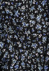 Born2be - Czarna Sukienka z Wiskozy Eudaia. Okazja: na co dzień. Kolor: czarny. Materiał: wiskoza. Długość rękawa: na ramiączkach. Wzór: kwiaty. Styl: elegancki, klasyczny, casual #6