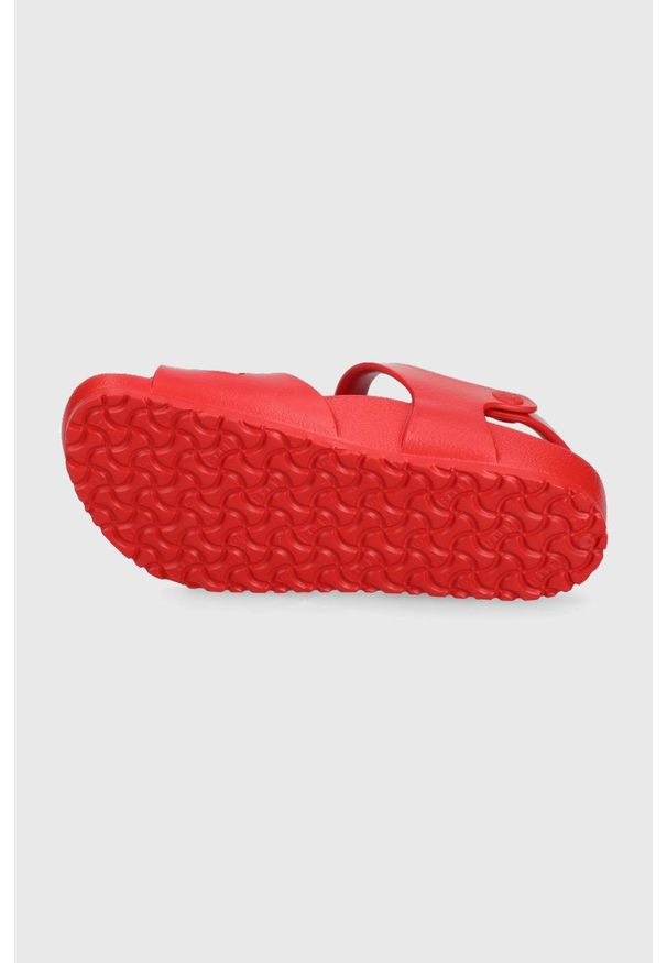 Birkenstock sandały dziecięce Rio kolor czerwony. Zapięcie: klamry. Kolor: czerwony. Materiał: materiał. Wzór: gładki