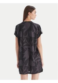 Adidas - adidas Sukienka codzienna Tiro x Common Goal Graphic JL7638 Czarny Loose Fit. Okazja: na co dzień. Kolor: czarny. Materiał: syntetyk. Typ sukienki: proste. Styl: casual #4
