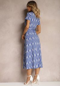 Renee - Granatowa Koszulowa Sukienka z Materiałowym Paskiem i Guzikami z Geometrycznym Printem Usklea. Kolor: niebieski. Materiał: materiał. Wzór: geometria, nadruk. Sezon: lato. Typ sukienki: koszulowe #4