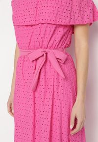 Born2be - Fuksjowa Sukienka Hiszpanka z Ozdobnym Haftem i Paskiem w Talii Perenna. Okazja: na co dzień. Typ kołnierza: dekolt hiszpanka. Kolor: różowy. Wzór: haft. Styl: casual, elegancki, wizytowy #5