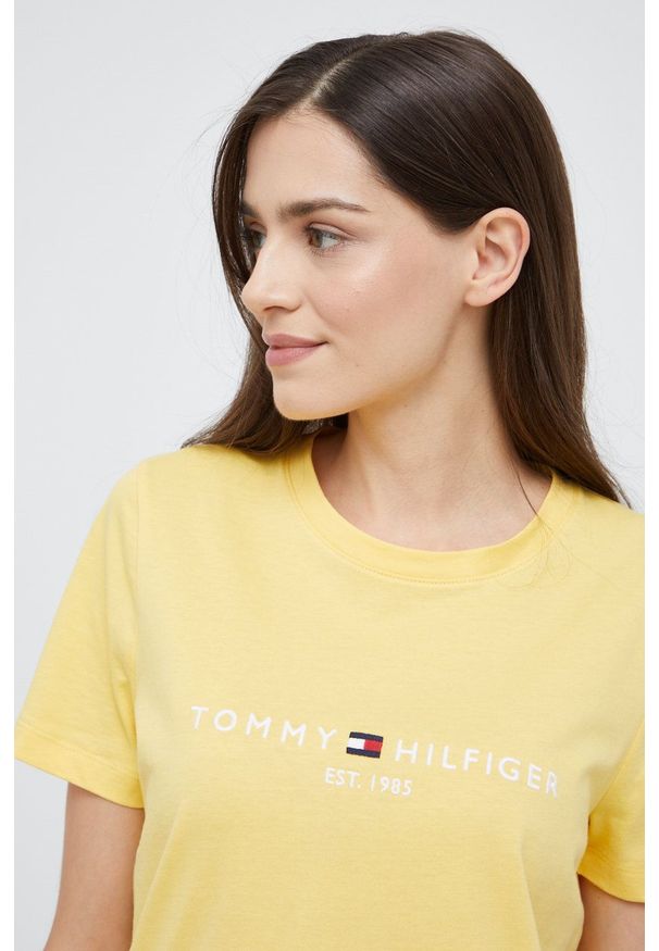 TOMMY HILFIGER - Tommy Hilfiger t-shirt bawełniany kolor żółty. Kolor: żółty. Materiał: bawełna. Wzór: aplikacja