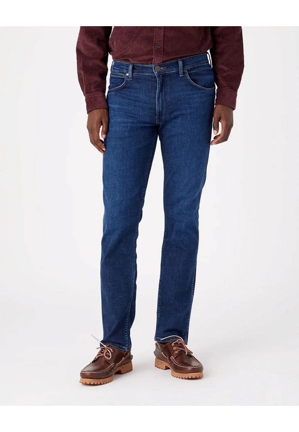 Wrangler - WRANGLER GREENSBORO MĘSKIE SPODNIE JEANSOWE THESE DAYS W15Q7423C 112320206
