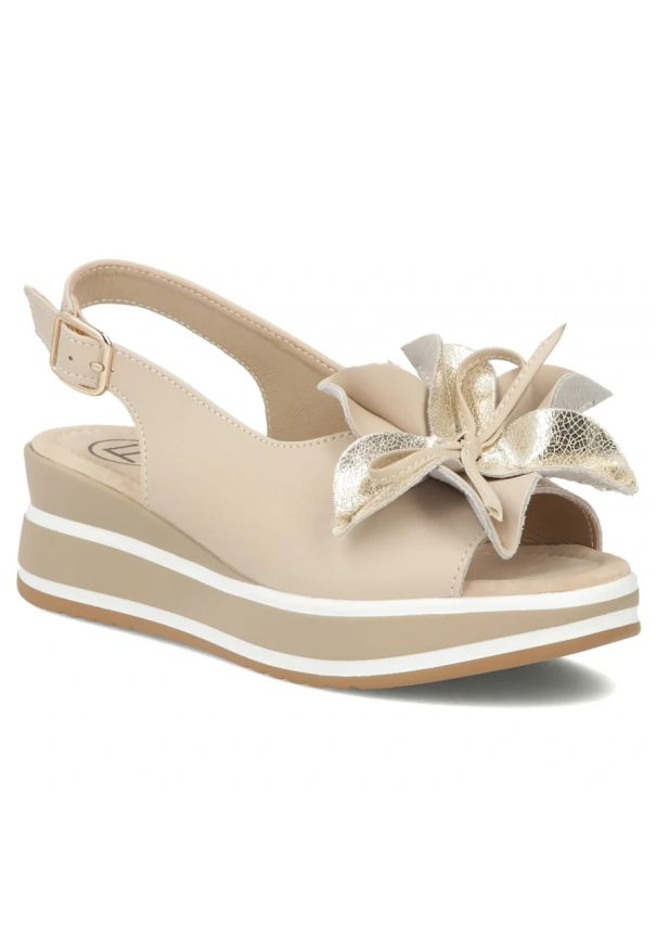 Skórzane sandały damskie na koturnie beżowe Filippo DS7045/26. Kolor: beżowy. Materiał: skóra. Sezon: lato. Obcas: na koturnie