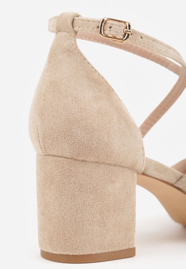 Renee - Ciemnobeżowe Czółenka Vices na Słupku z Wkładką ze Skóry Naturalnej i Ozdobnymi Paskami Lizzetta. Okazja: na wesele, na randkę, na ślub cywilny. Zapięcie: pasek. Kolor: beżowy. Materiał: skóra. Wzór: paski. Obcas: na słupku. Styl: elegancki