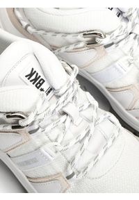 Bikkembergs Sneakersy "Delmar" | B4BKM0020 | Delmar Low Top | Mężczyzna | Biały. Wysokość cholewki: przed kostkę. Kolor: biały. Materiał: tkanina, skóra. Wzór: aplikacja #2
