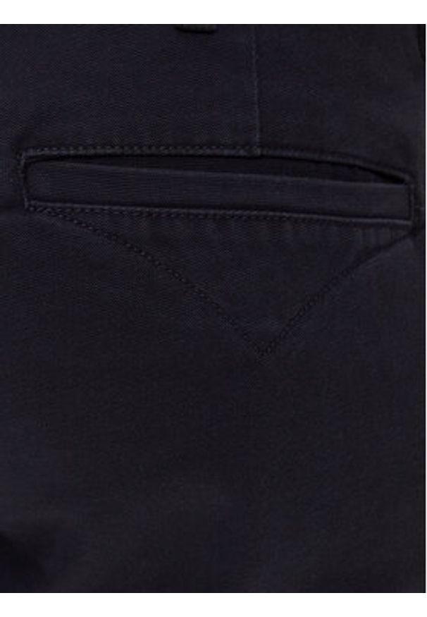 Wrangler Chinosy 112371030 Granatowy Slim Fit. Kolor: niebieski. Materiał: bawełna