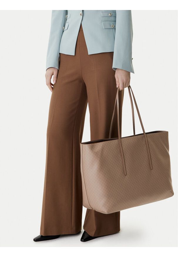 Calvin Klein Torebka Emblem Aop Large Tote W/ Pouch LV04F3364G Beżowy. Kolor: beżowy. Materiał: skórzane