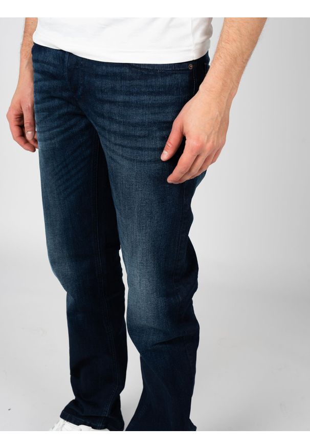 Diesel Jeansy "1985 Larkee-X" | A00890-RB067 | Mężczyzna | Niebieski. Okazja: na co dzień. Kolor: niebieski. Styl: elegancki, casual